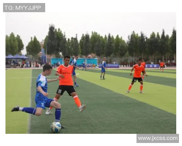 探索足球32式的魅力与技巧，提升你的球场表现与战术意识